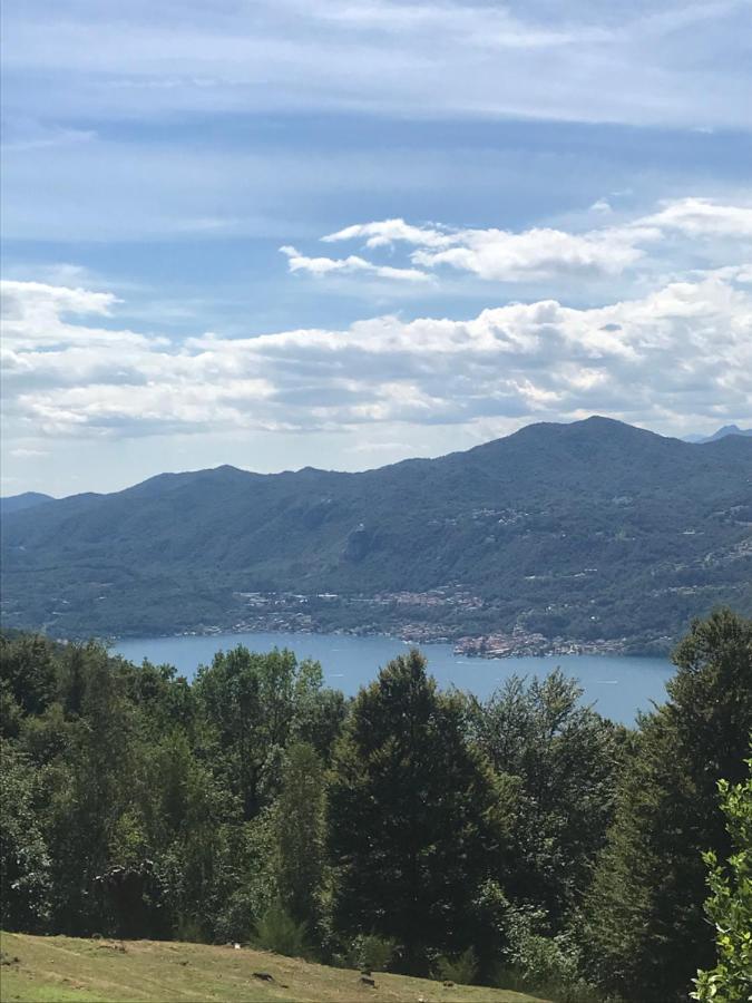 Family Gb - Dimora Fiorita Villa Armeno Exterior photo