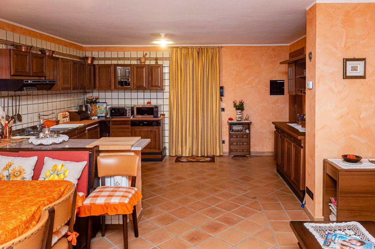Family Gb - Dimora Fiorita Villa Armeno Exterior photo
