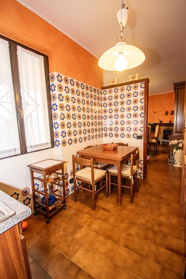Family Gb - Dimora Fiorita Villa Armeno Exterior photo