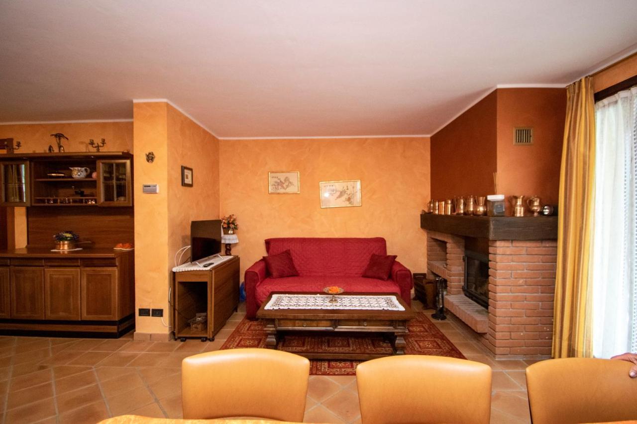 Family Gb - Dimora Fiorita Villa Armeno Exterior photo