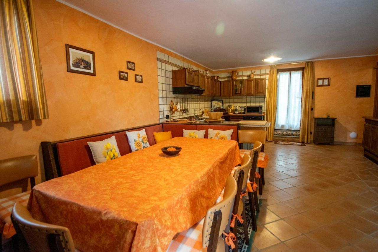 Family Gb - Dimora Fiorita Villa Armeno Exterior photo