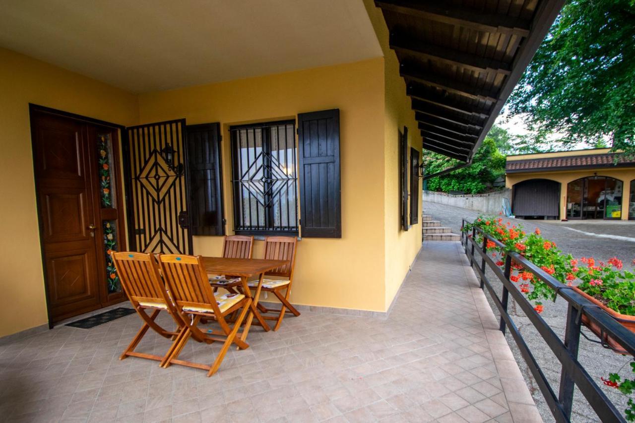 Family Gb - Dimora Fiorita Villa Armeno Exterior photo